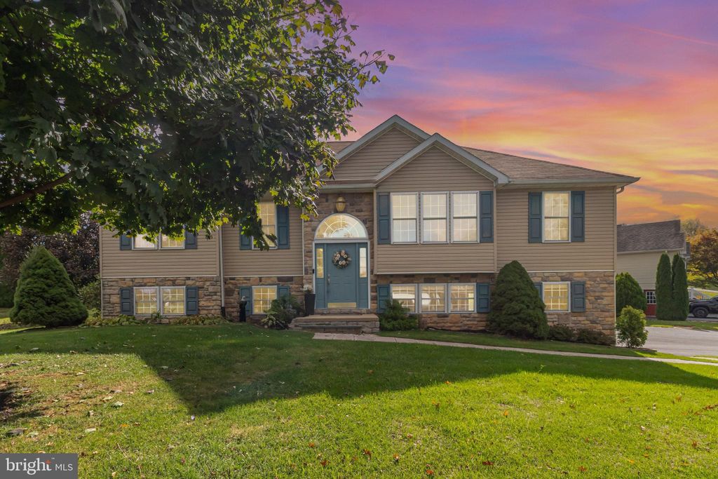 Photo of 476 Beech Tree St, SHIPPENSBURG, PA 17257 (MLS # PAFL2030790)