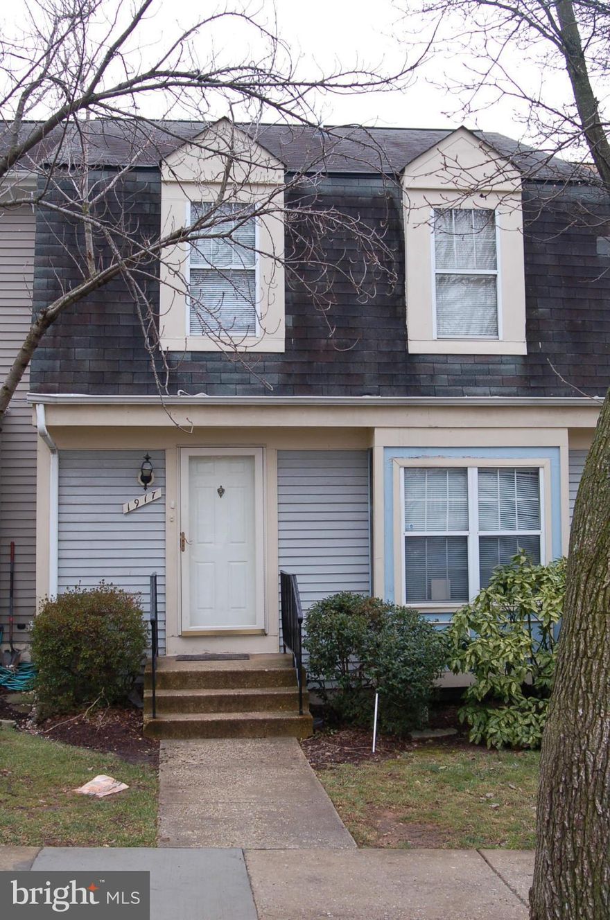 Picturesque town house with 2 spacious bedrooms each with en-suite full bathrooms.Kitchen opens onto Living/Dining area, complete with half bath.  Finished open basement with full bath and laundry room.  Fenced back yard with deck.  One assigned parking space. Needs updating.    Pre-foreclosure.  Being Sold "AS-IS".