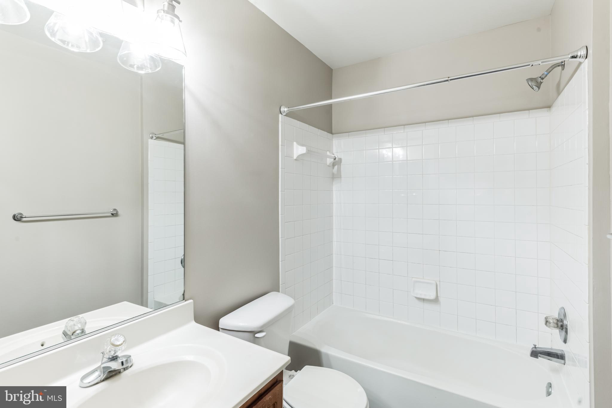 WOODVIEW VILLAGE WEST - Residential Lease