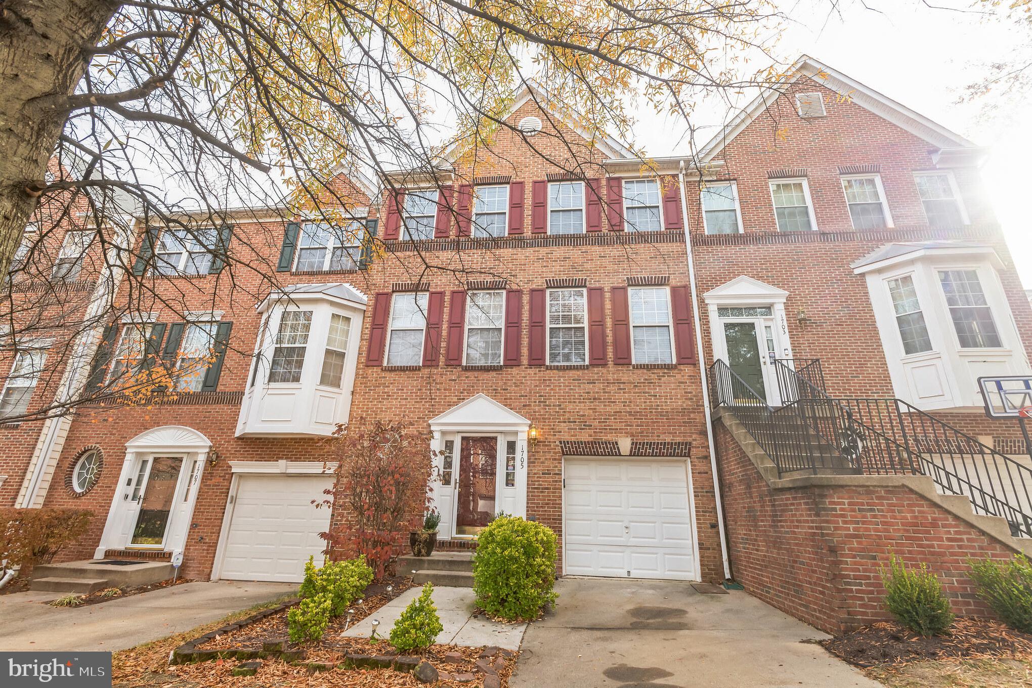 WOODVIEW VILLAGE WEST - Residential Lease