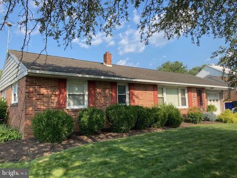 Photo of 309 N Railroad Avenue, New Holland, PA 17557 (MLS # PALA2055878)