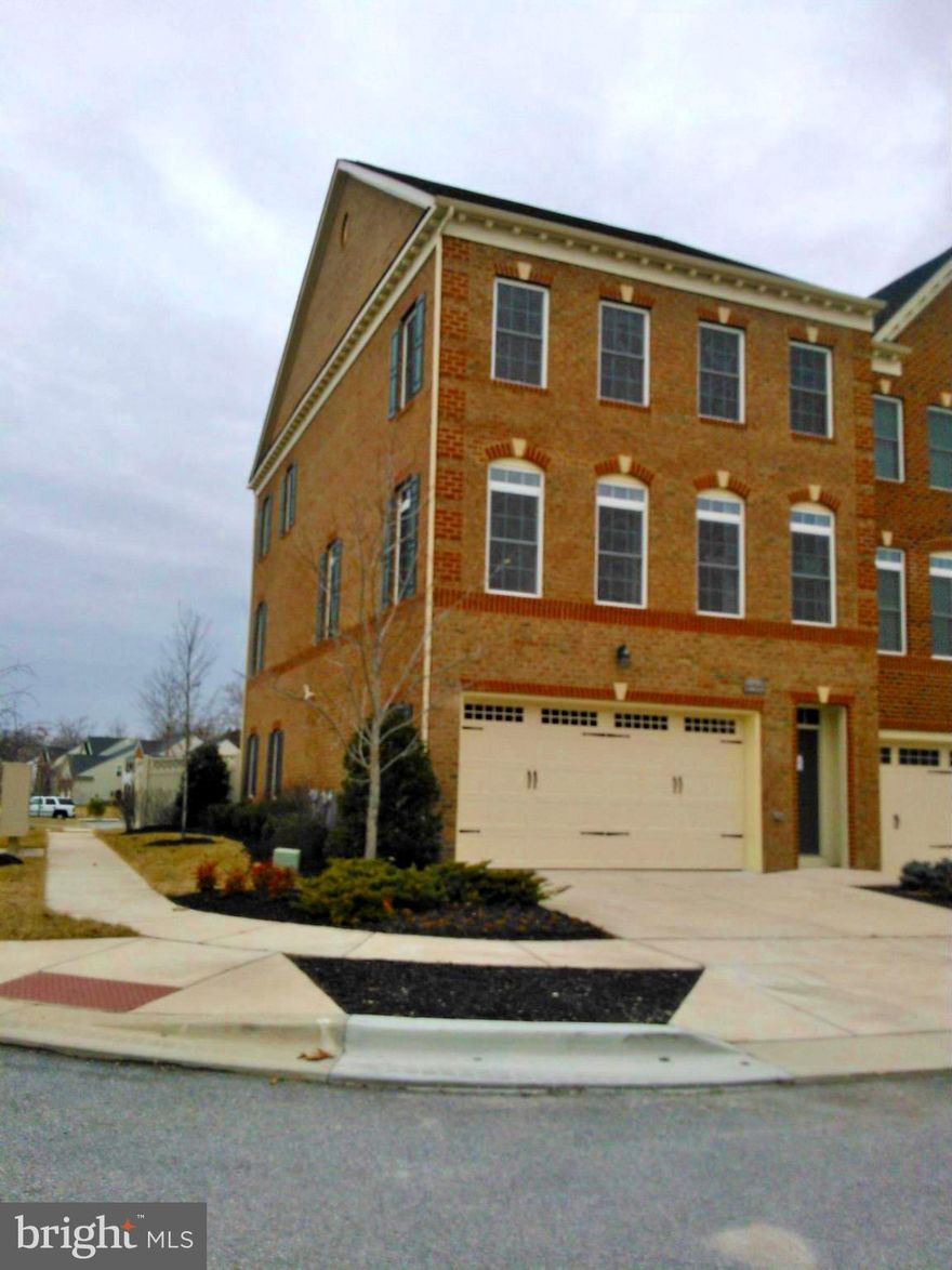 BUILDER'S MODEL END UNIT Beautiful  GOURMET kitchen  with granite counters, stainless steel appliances , Breakfast bar/island, primary bedroom with walk in closet plus primary bath with separate shower and soaking tub.   tray ceilings  in Primary Bedroom.  Balcony off kitchen. Gleaming Hardwood  Floors throughout main level.  Large Screen TVs in kitchen and lower level. included along with   Wine cooler/racks lower level.  PHOTOS are when unit was vacant. NO PETS NO EXCEPTION>

check for application criteria with listing agent.  thank you for viewing.