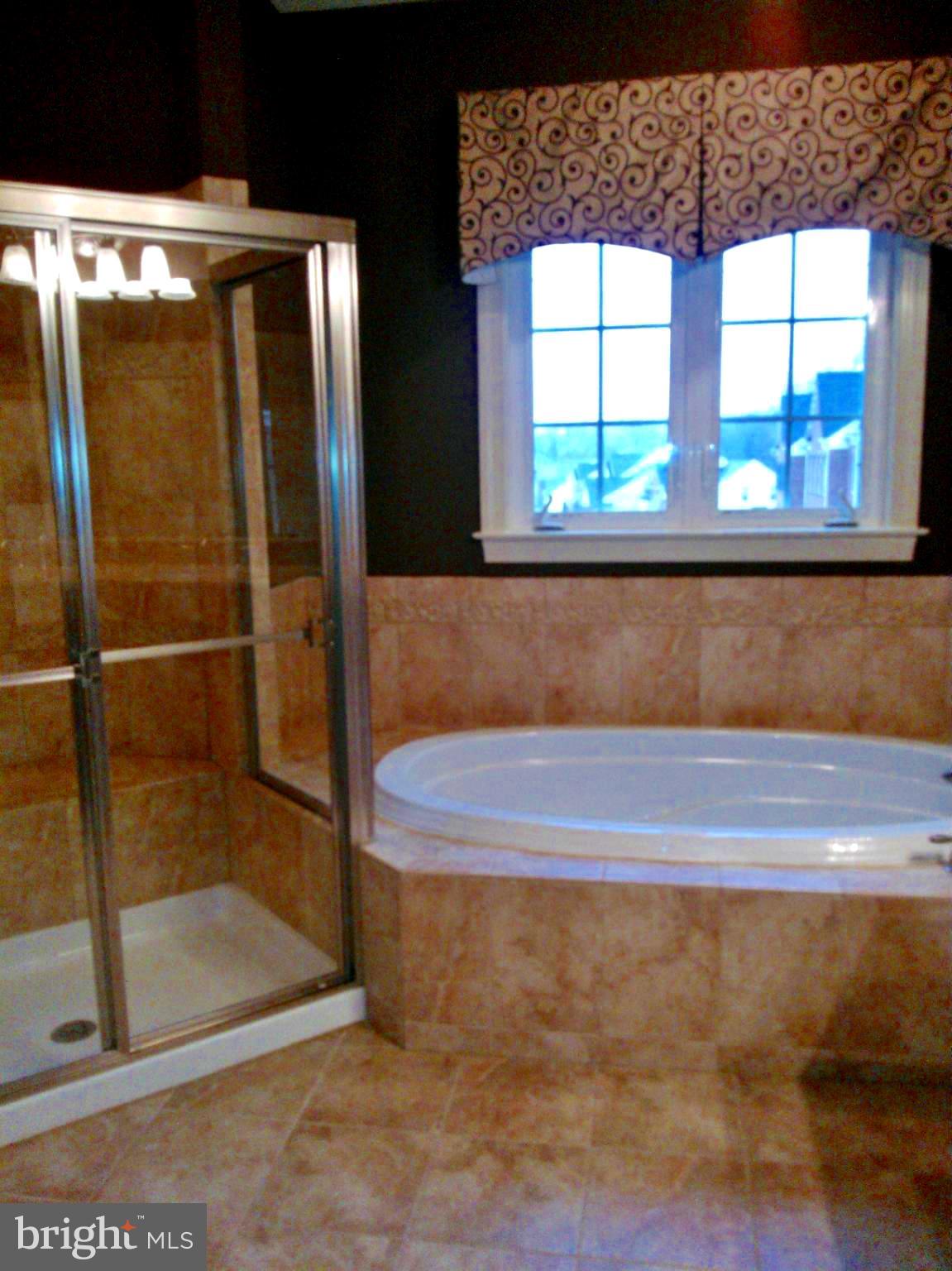 FAIRWOOD-PHASE 2-PLAT 10 - Residential Lease