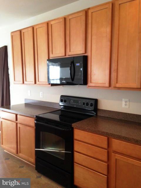 WESTBURY PUB - Residential Lease