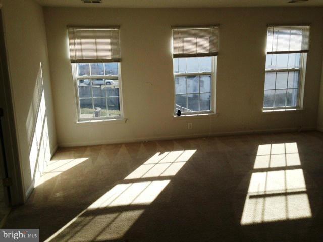 WESTBURY PUB - Residential Lease