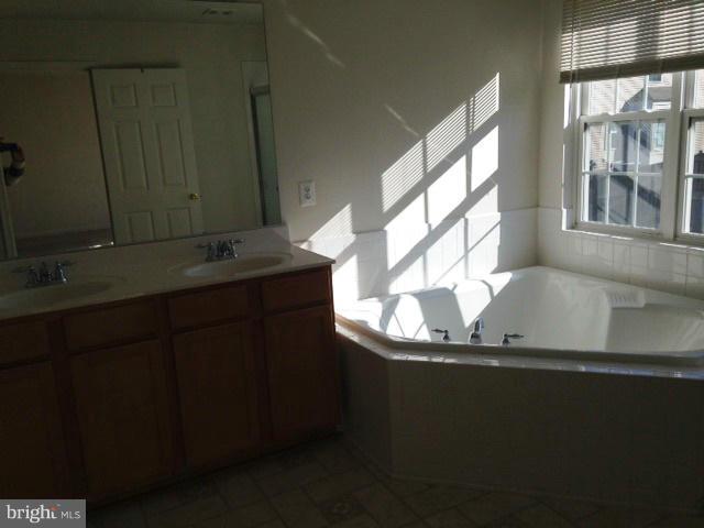 WESTBURY PUB - Residential Lease