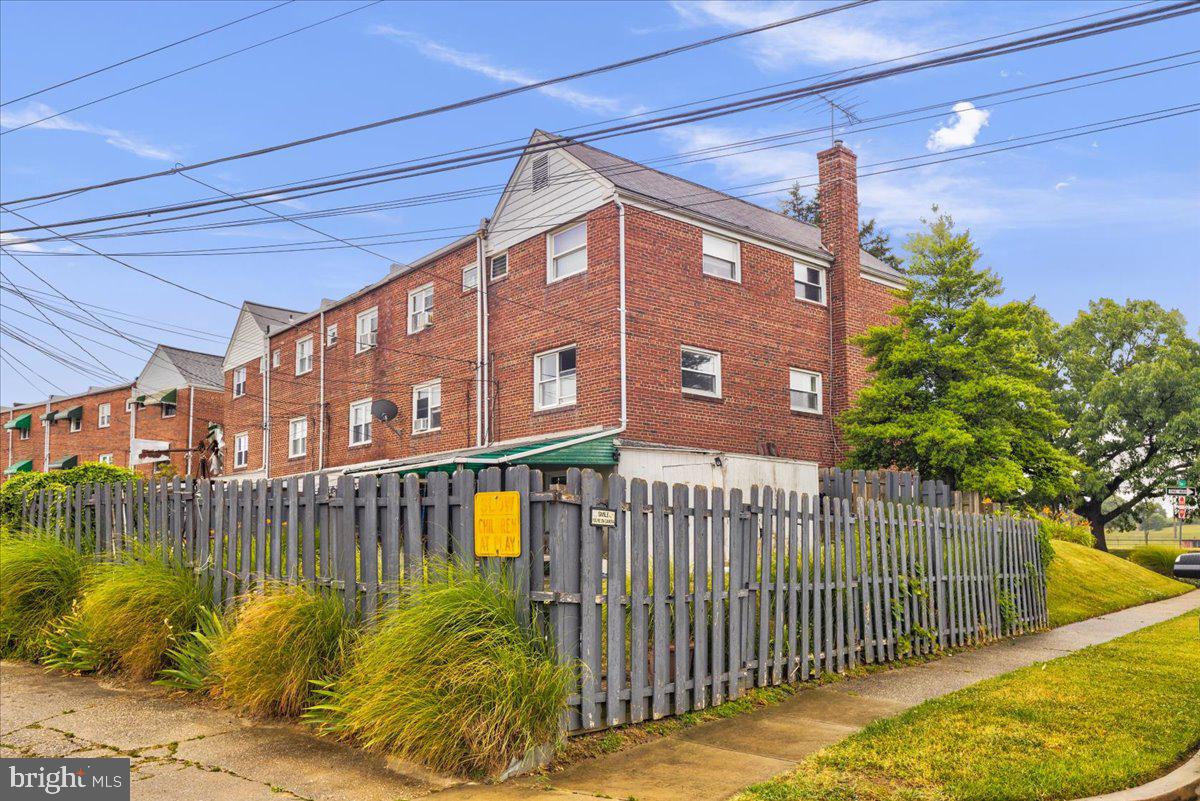 EASTFIELD - Residential