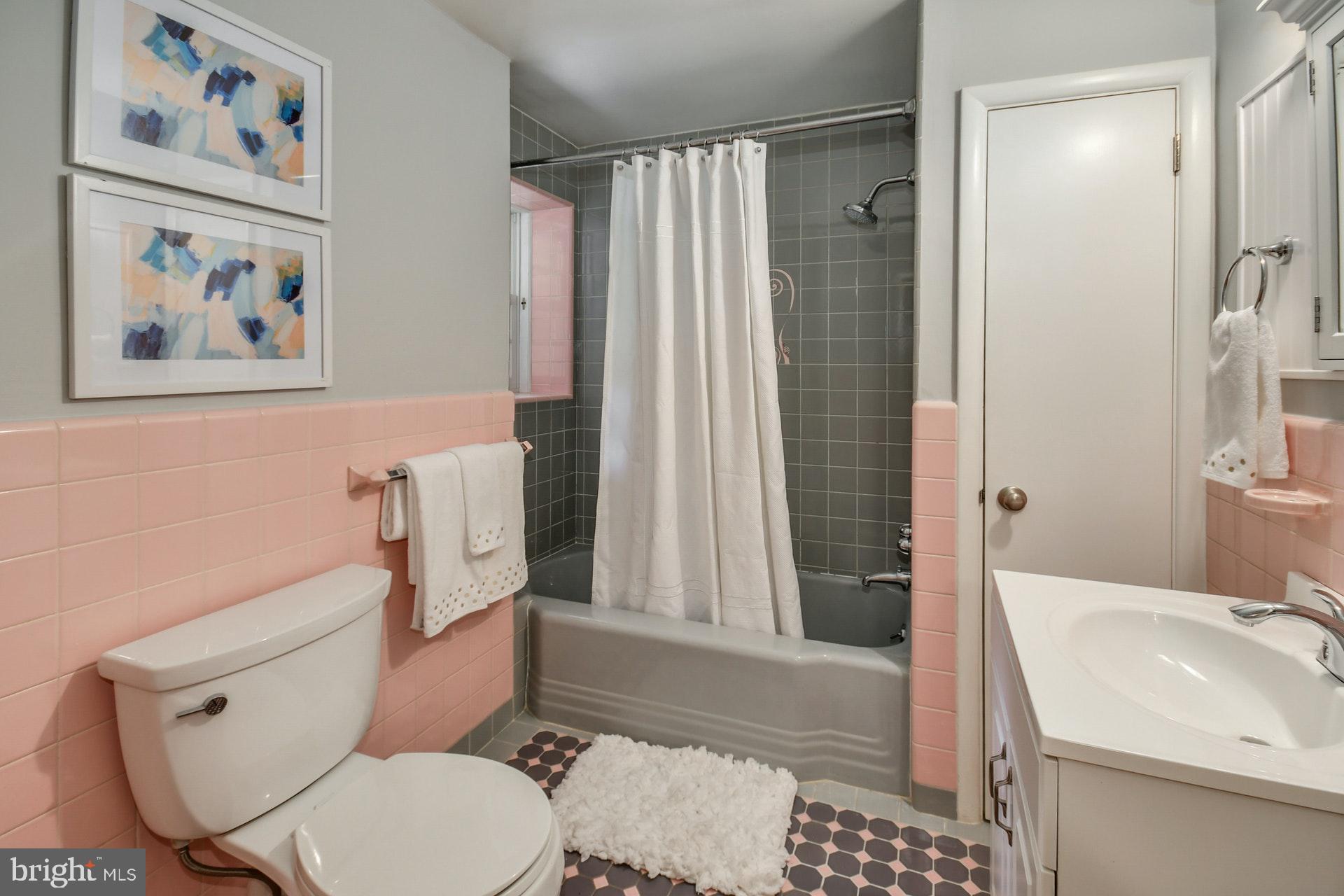 HUNTINGDON VALLEY - Residential