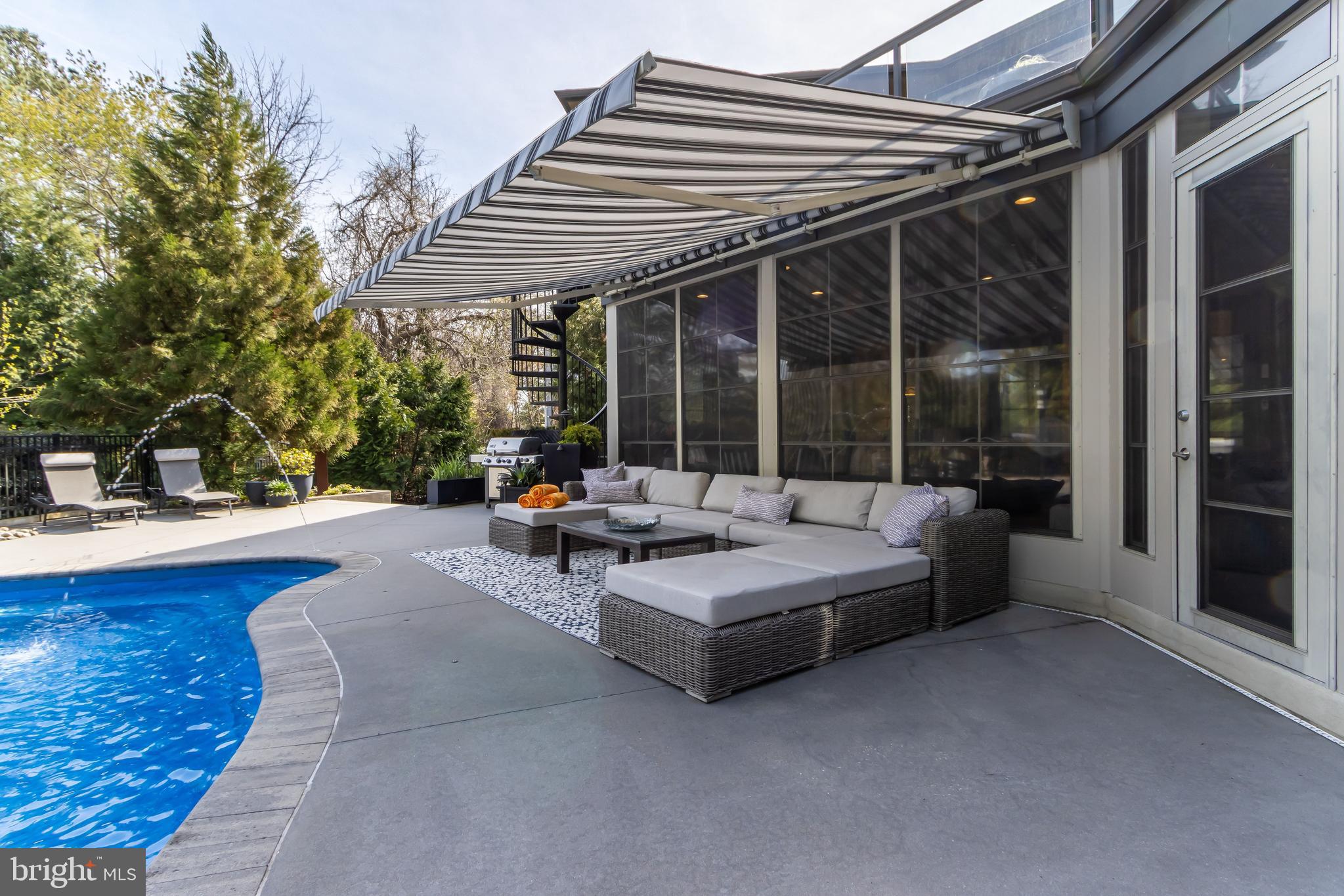 32 ELEANOR LEE LANE E