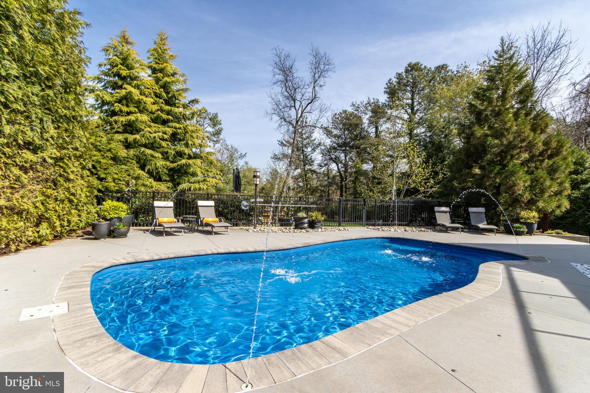 32 ELEANOR LEE LANE E