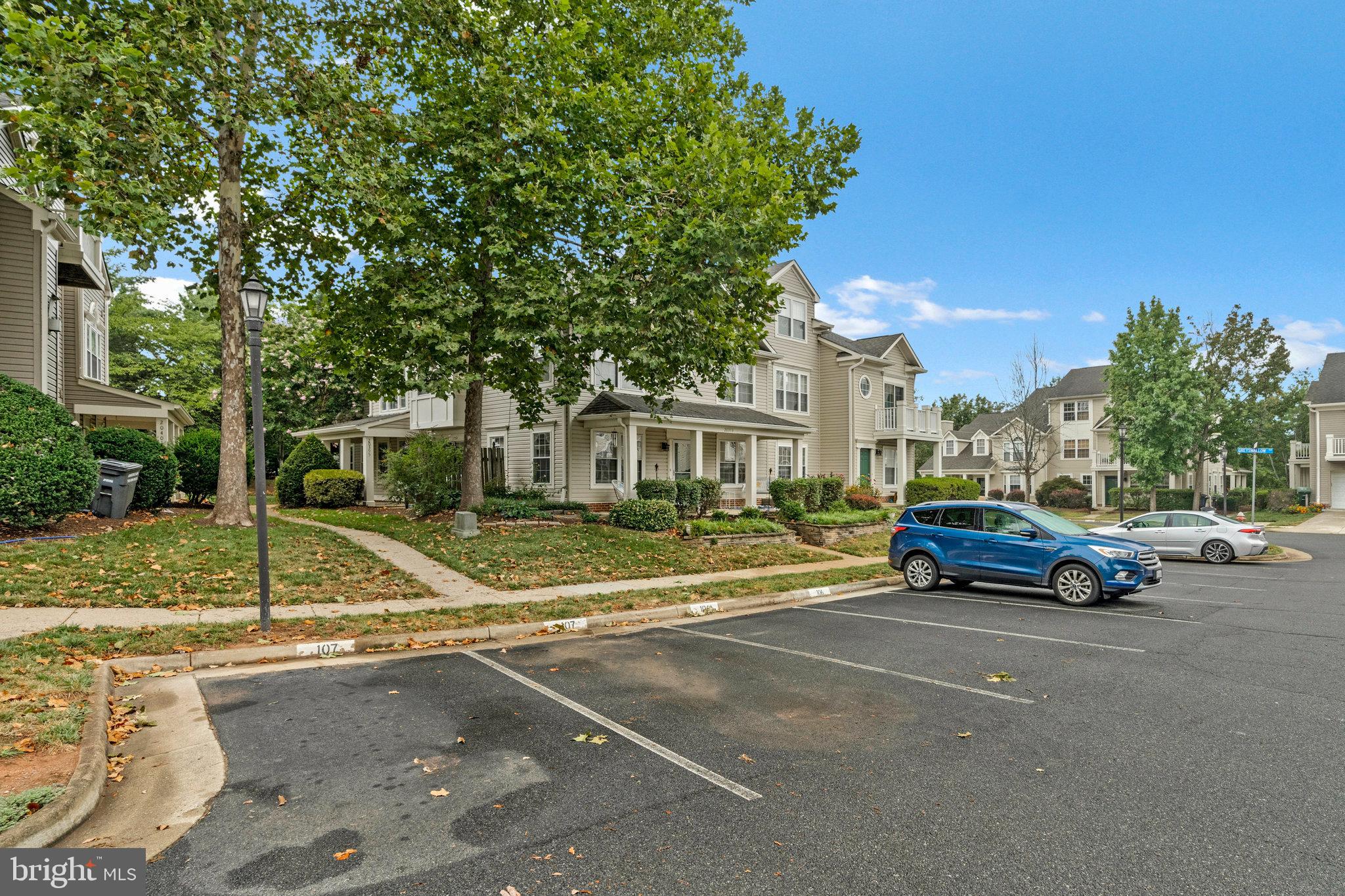 ASHBURN FARM - Residential