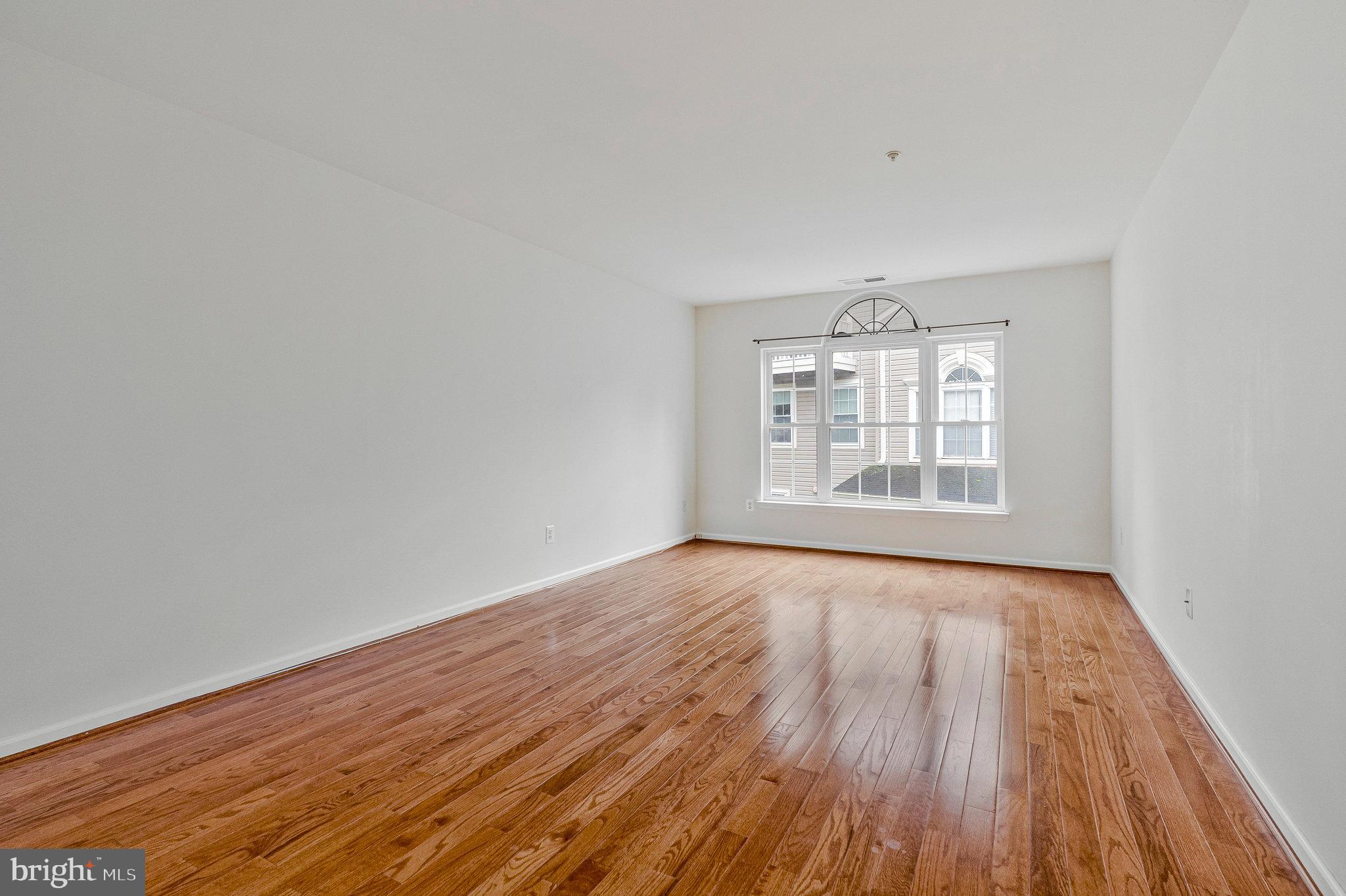 ASHBURN FARM - Residential