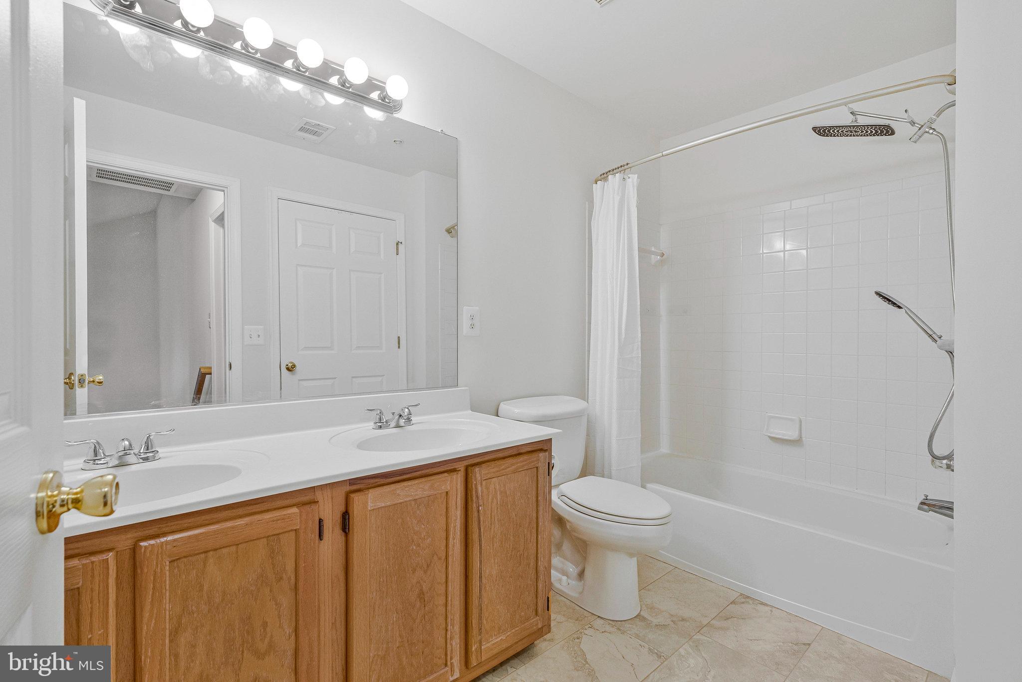 ASHBURN FARM - Residential