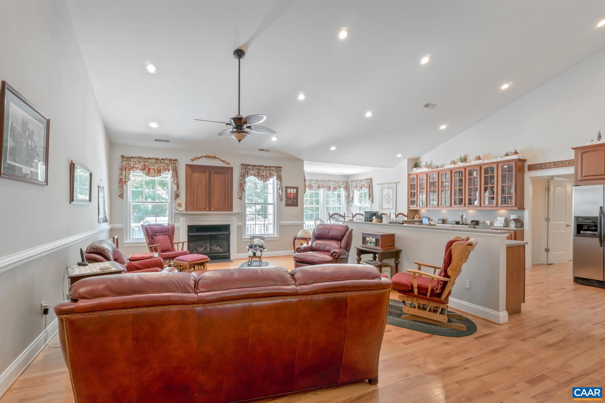 LAKE MONTICELLO - Residential