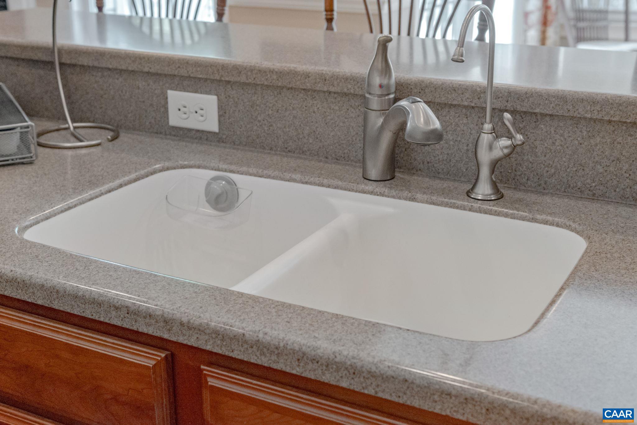 LAKE MONTICELLO - Residential