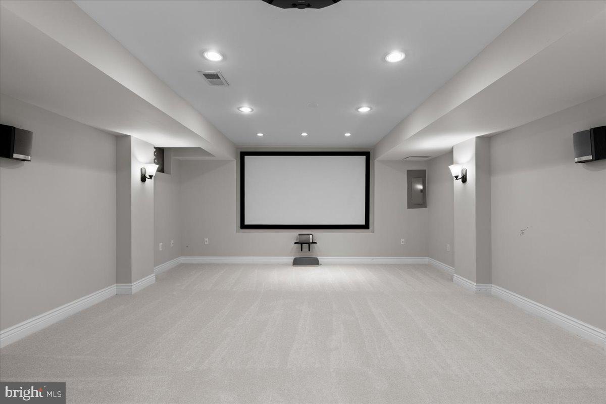 RIDGEFIELD VILLAGE - Residential