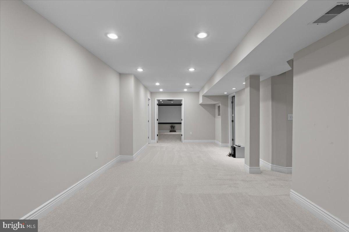 RIDGEFIELD VILLAGE - Residential