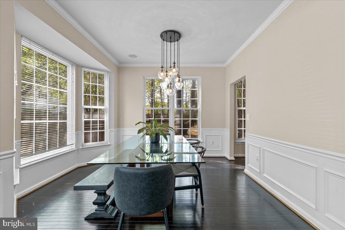 RIDGEFIELD VILLAGE - Residential