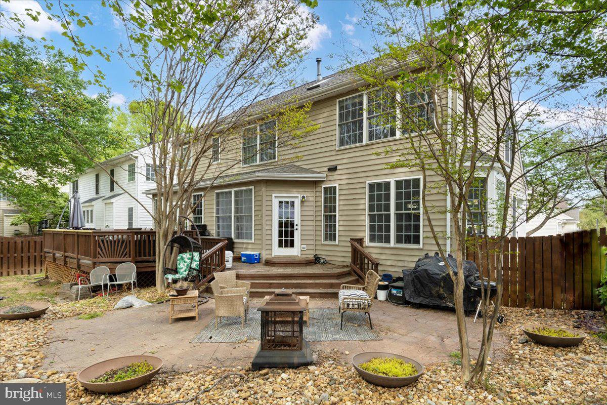 RIDGEFIELD VILLAGE - Residential