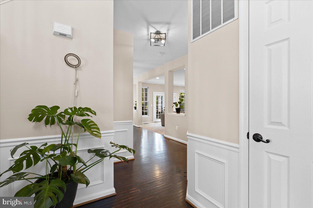 RIDGEFIELD VILLAGE - Residential