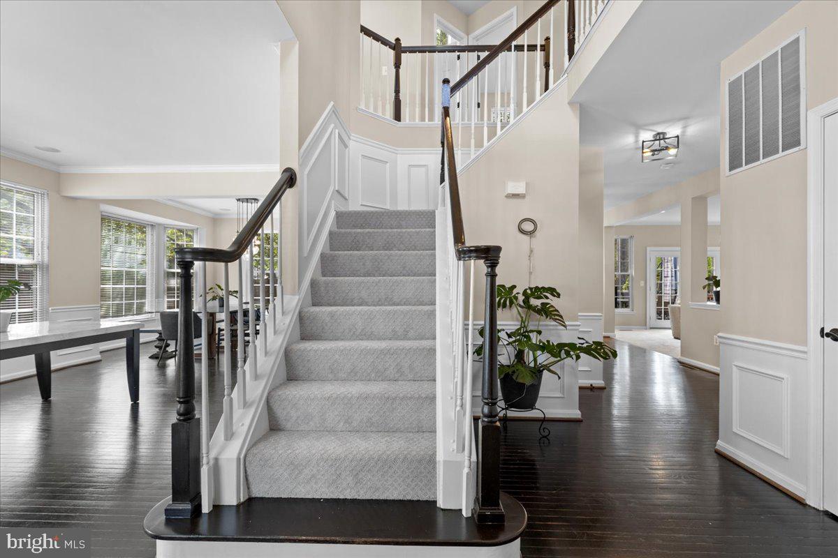 RIDGEFIELD VILLAGE - Residential