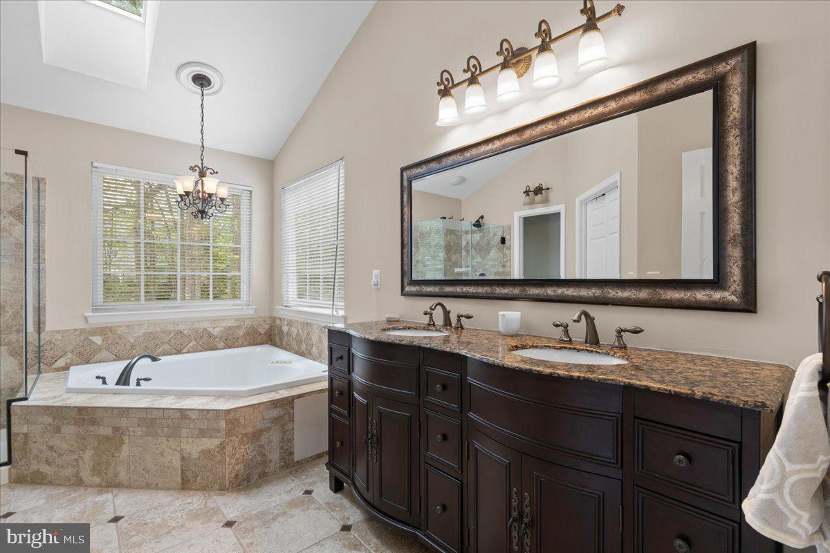 RIDGEFIELD VILLAGE - Residential