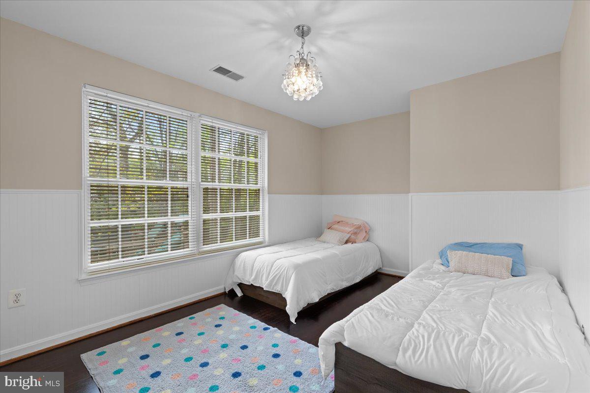 RIDGEFIELD VILLAGE - Residential