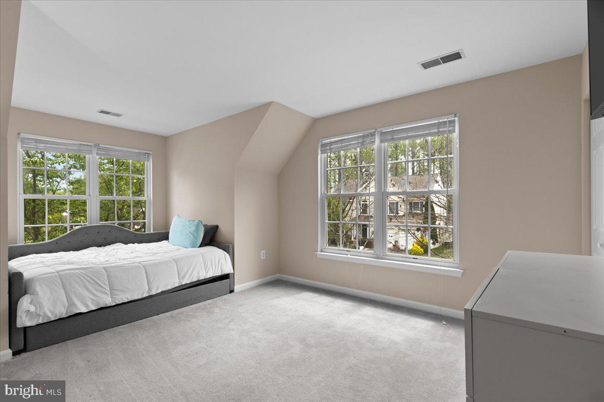 RIDGEFIELD VILLAGE - Residential