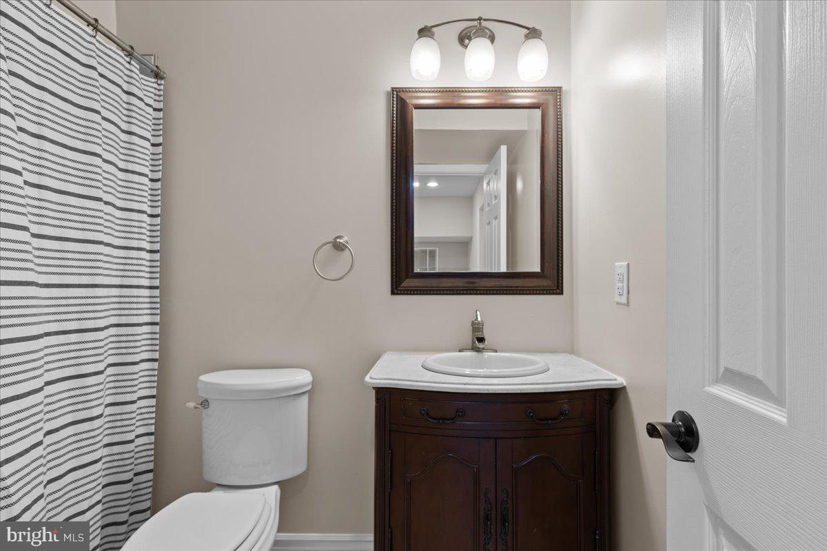 RIDGEFIELD VILLAGE - Residential