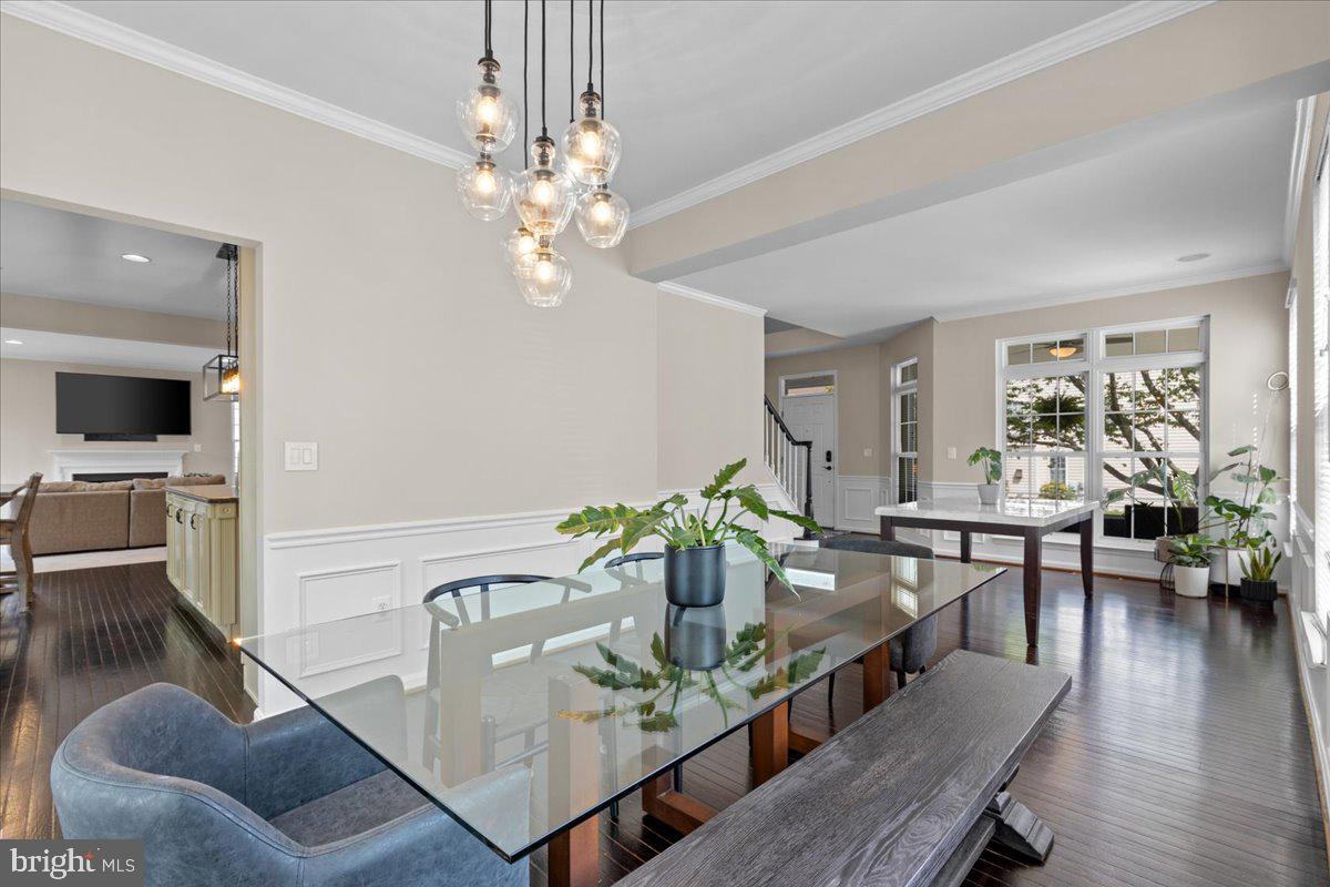 RIDGEFIELD VILLAGE - Residential