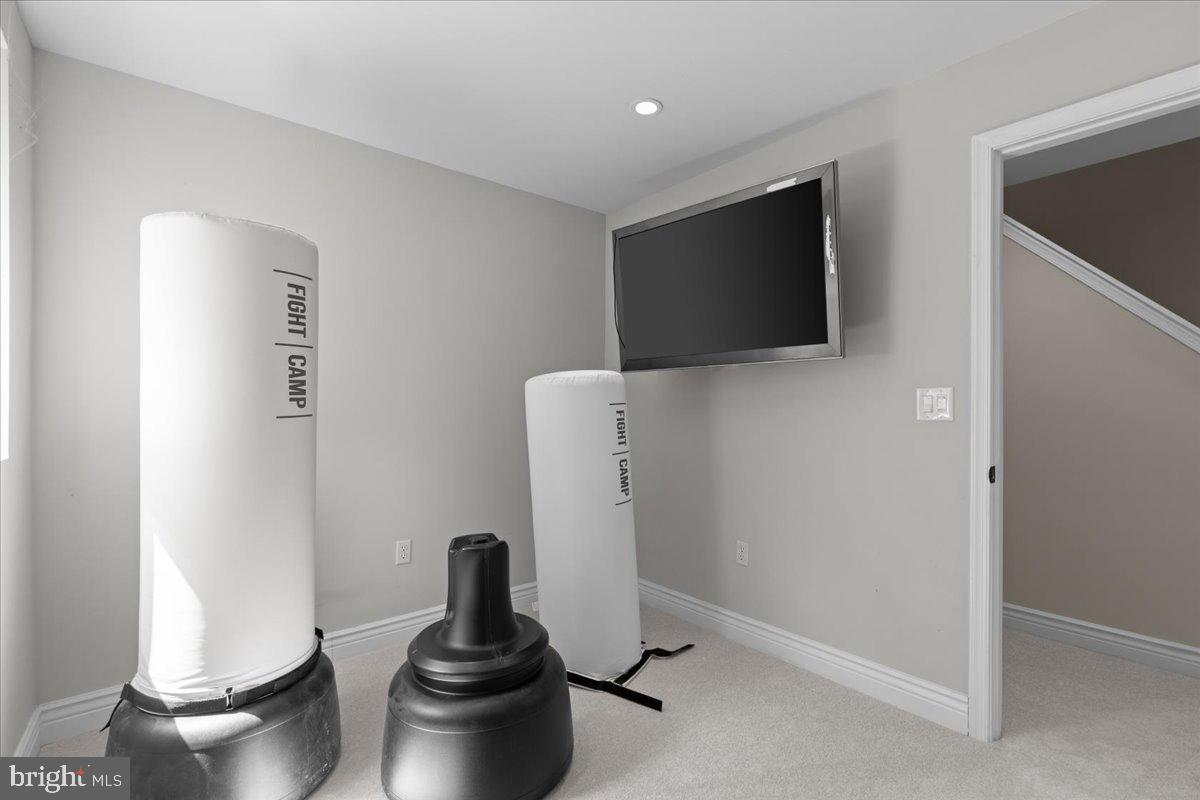 RIDGEFIELD VILLAGE - Residential