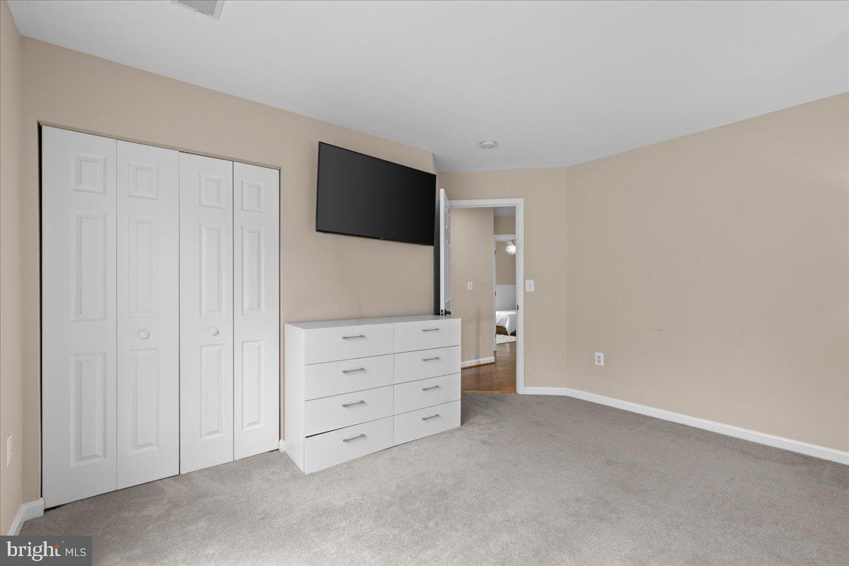 RIDGEFIELD VILLAGE - Residential