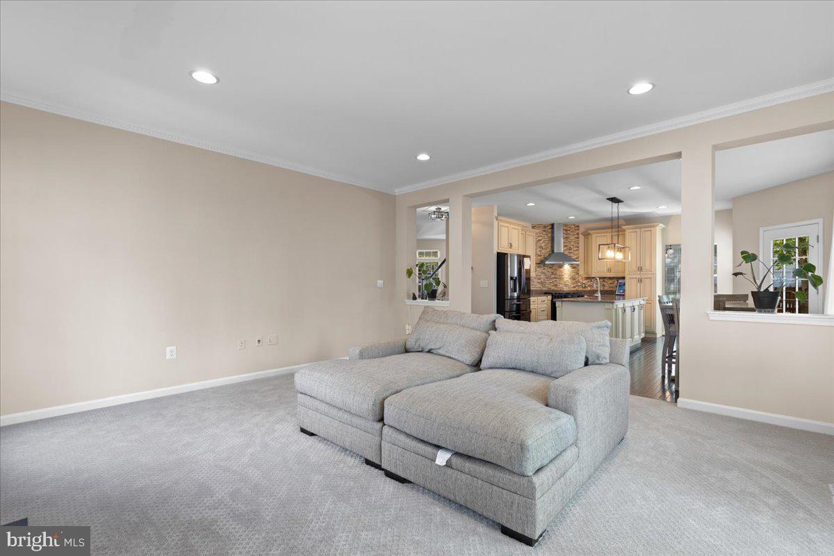 RIDGEFIELD VILLAGE - Residential