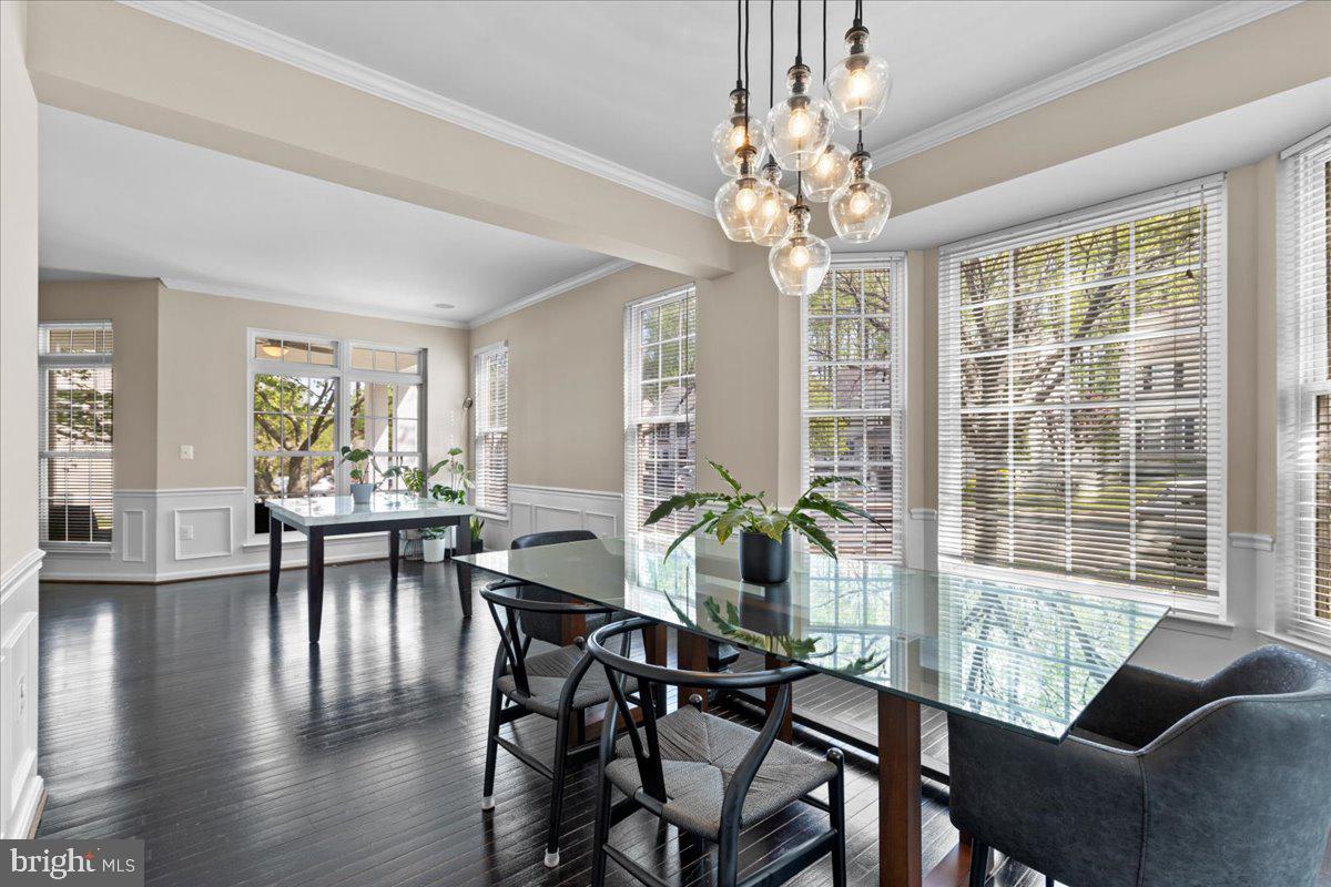 RIDGEFIELD VILLAGE - Residential