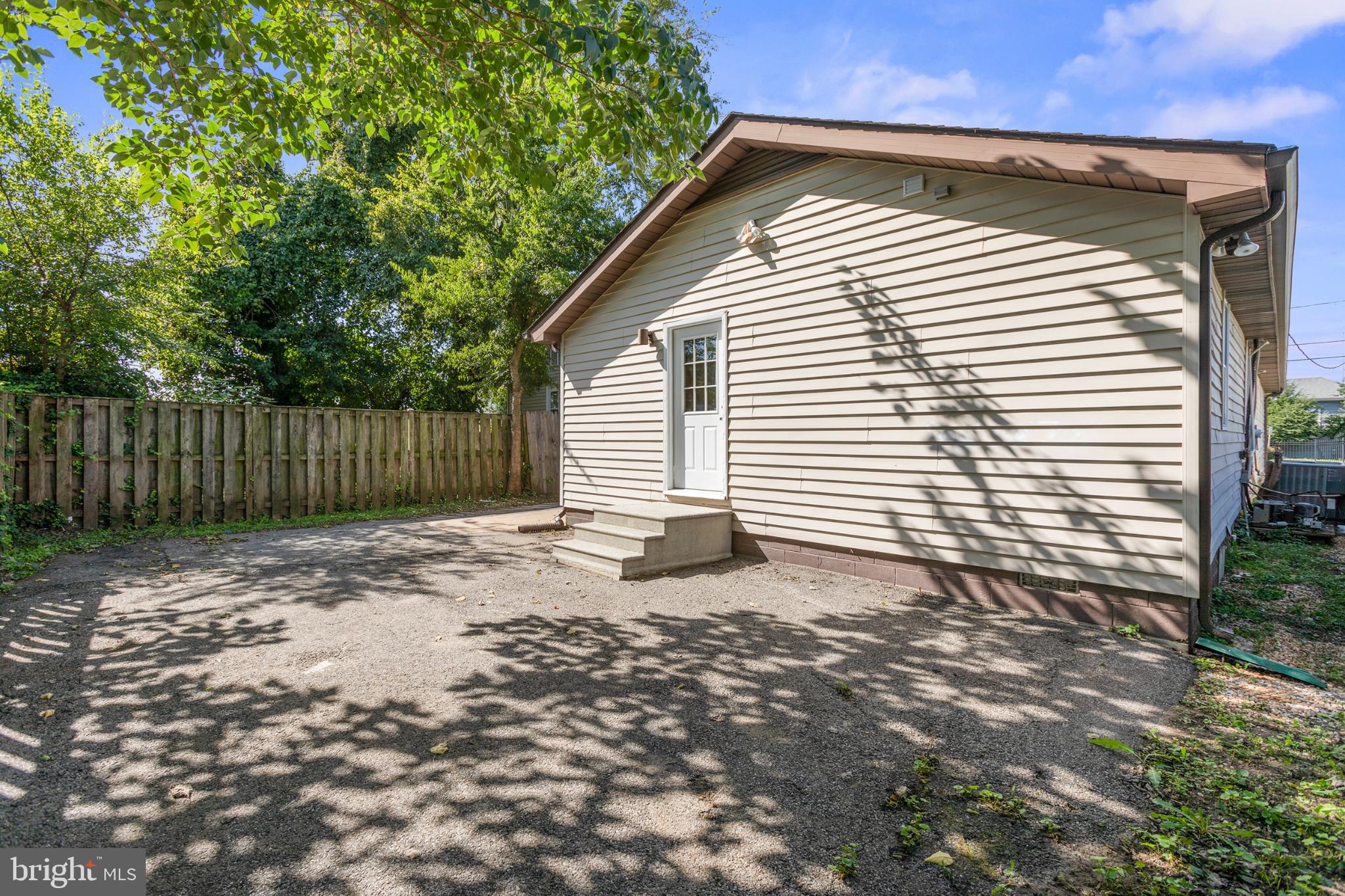 DOWNTOWN FREDERICKSBURG - Residential Lease