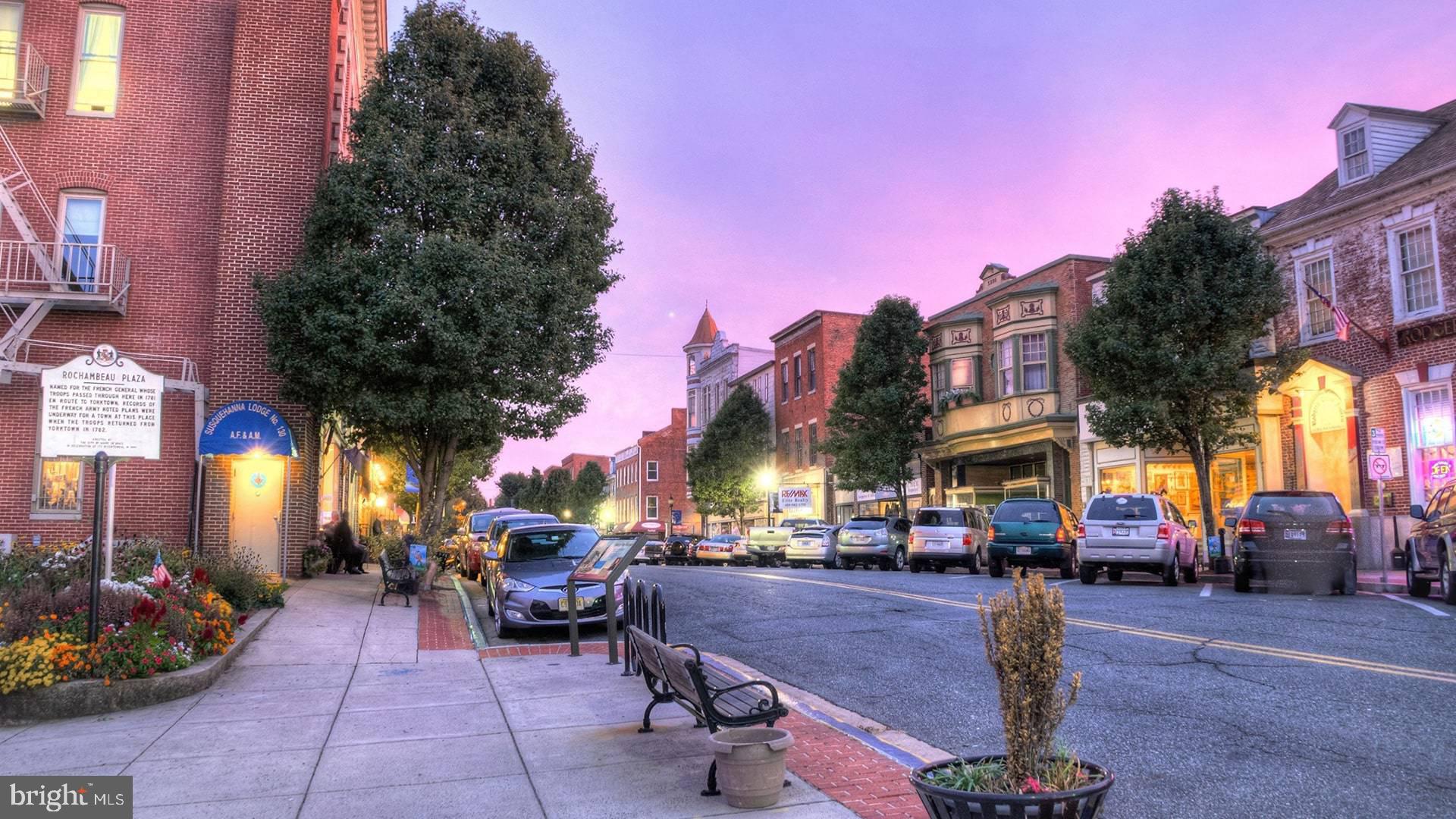 212 S UNION AVENUE