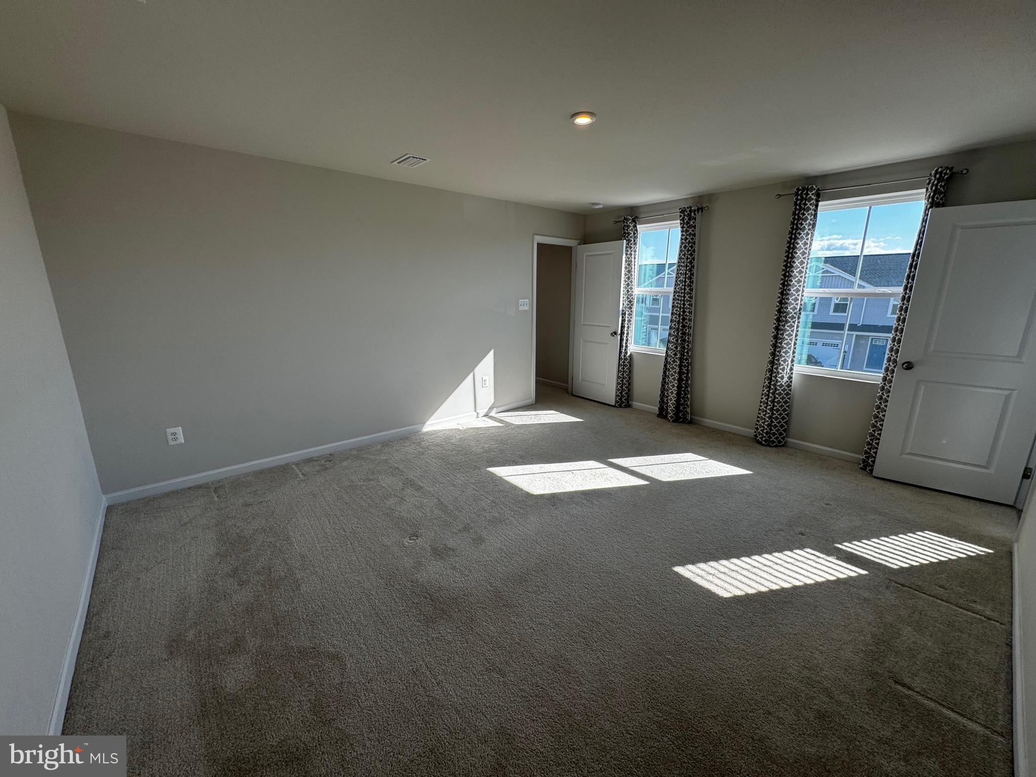 THE VILLAGE AT MIDDLETOWN - Residential Lease