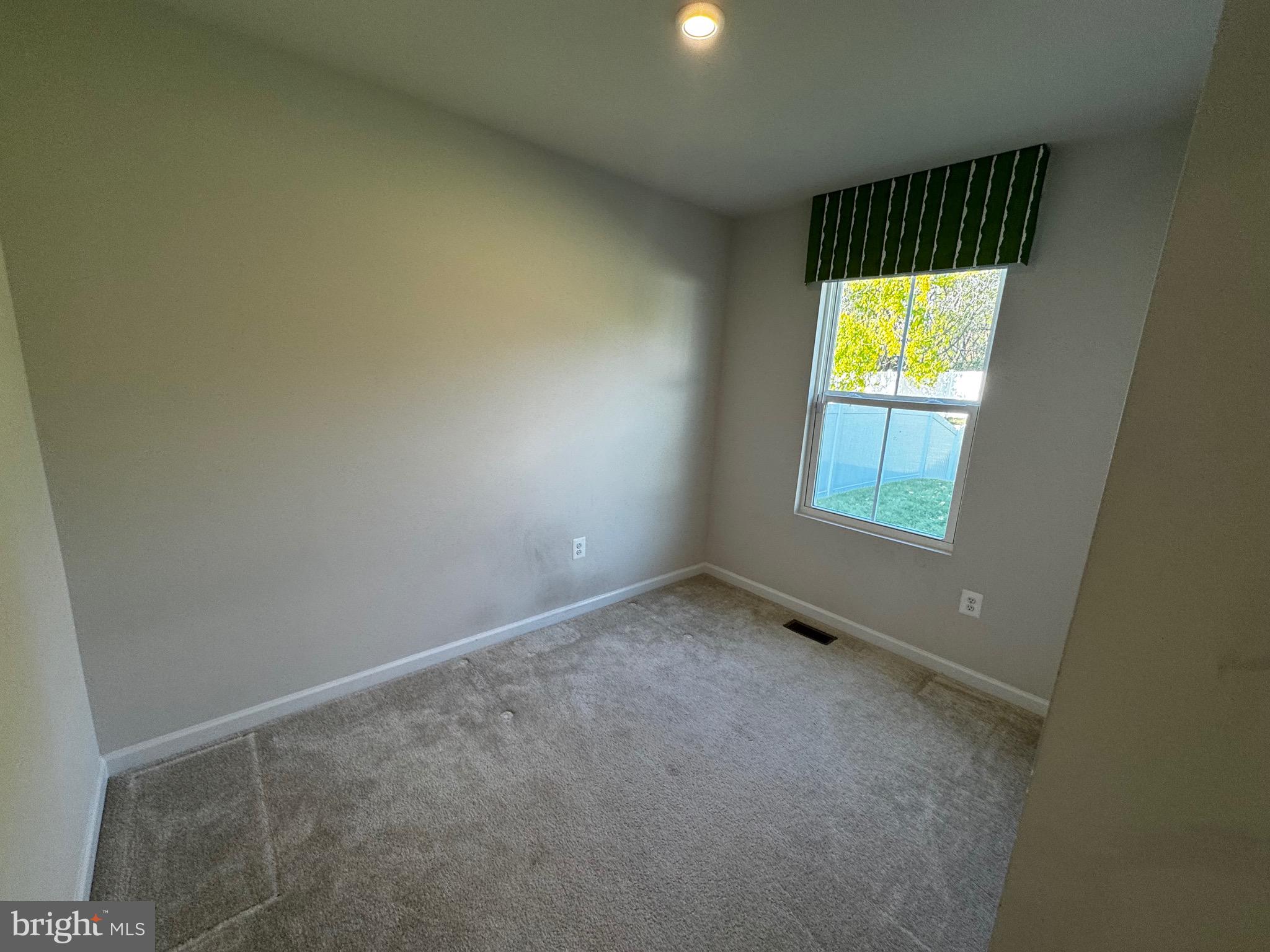 THE VILLAGE AT MIDDLETOWN - Residential Lease