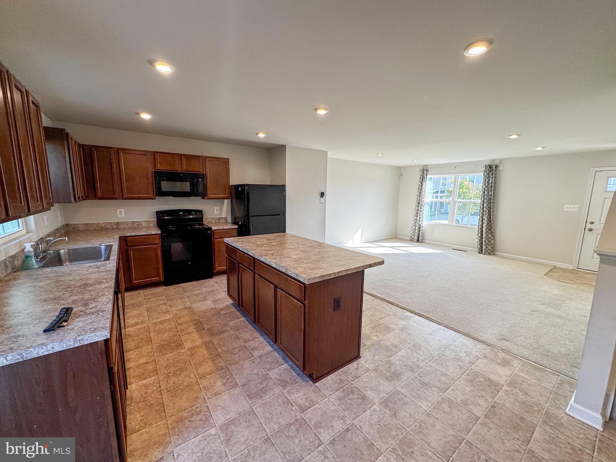 THE VILLAGE AT MIDDLETOWN - Residential Lease