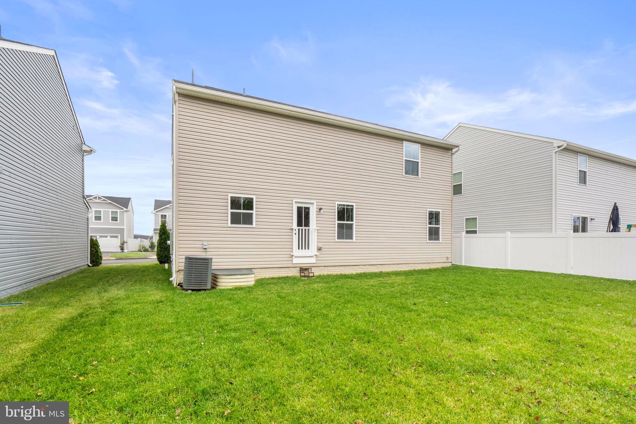 THE VILLAGE AT MIDDLETOWN - Residential Lease