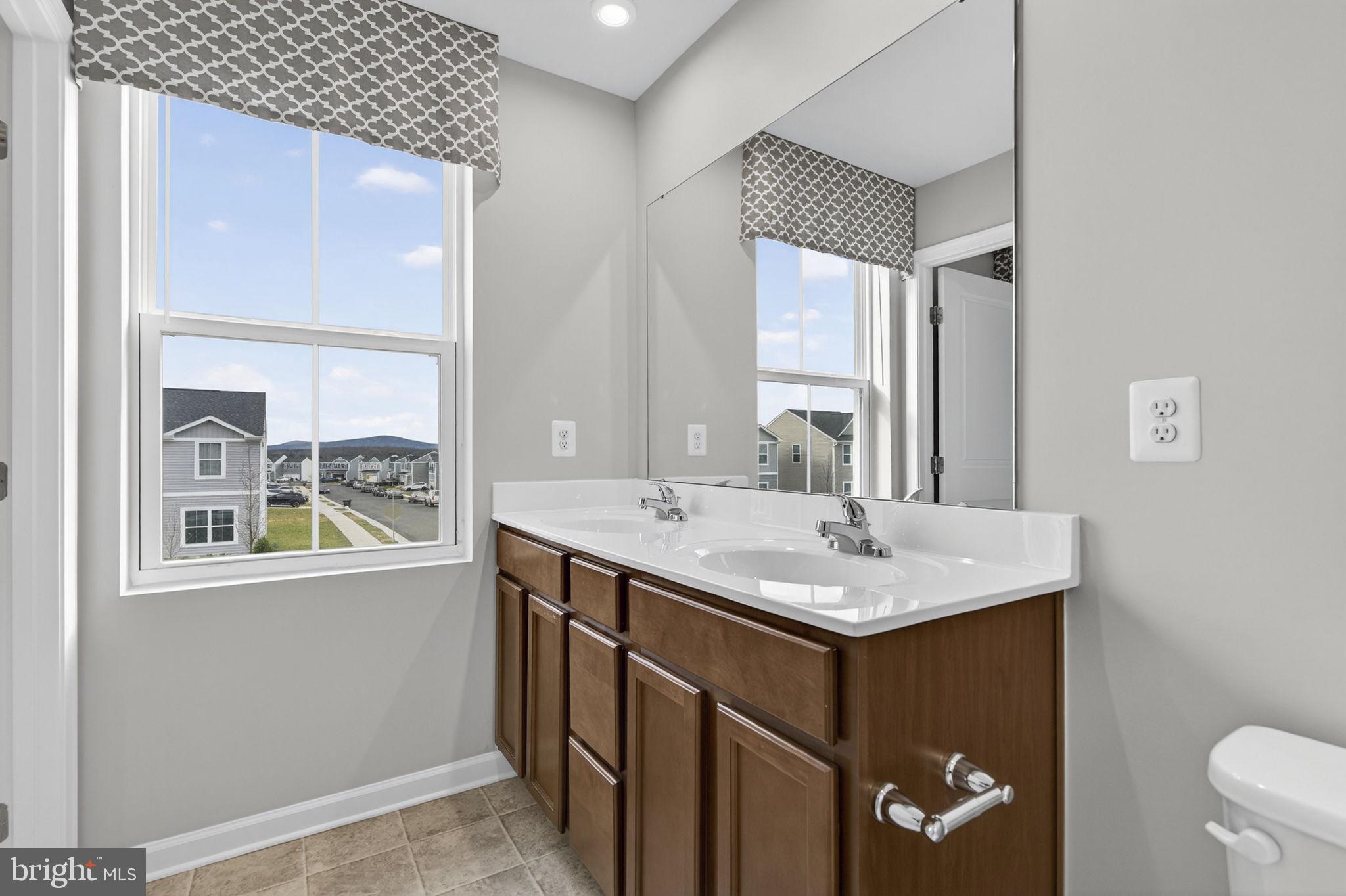 THE VILLAGE AT MIDDLETOWN - Residential Lease