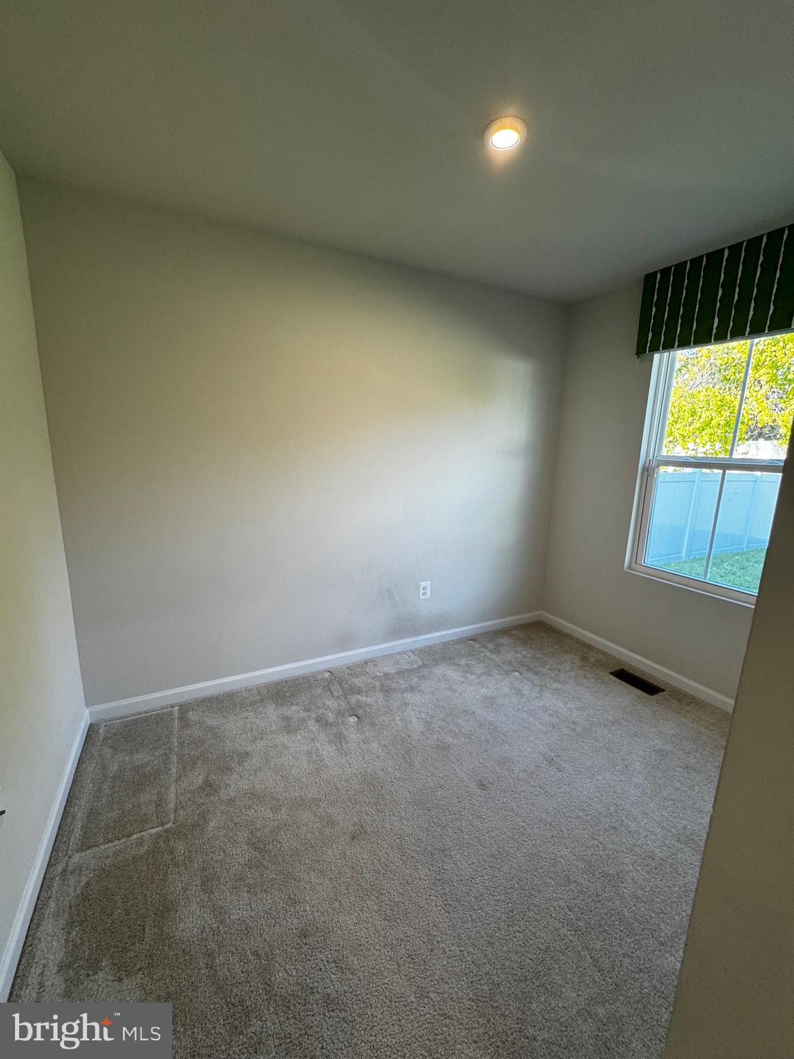 THE VILLAGE AT MIDDLETOWN - Residential Lease