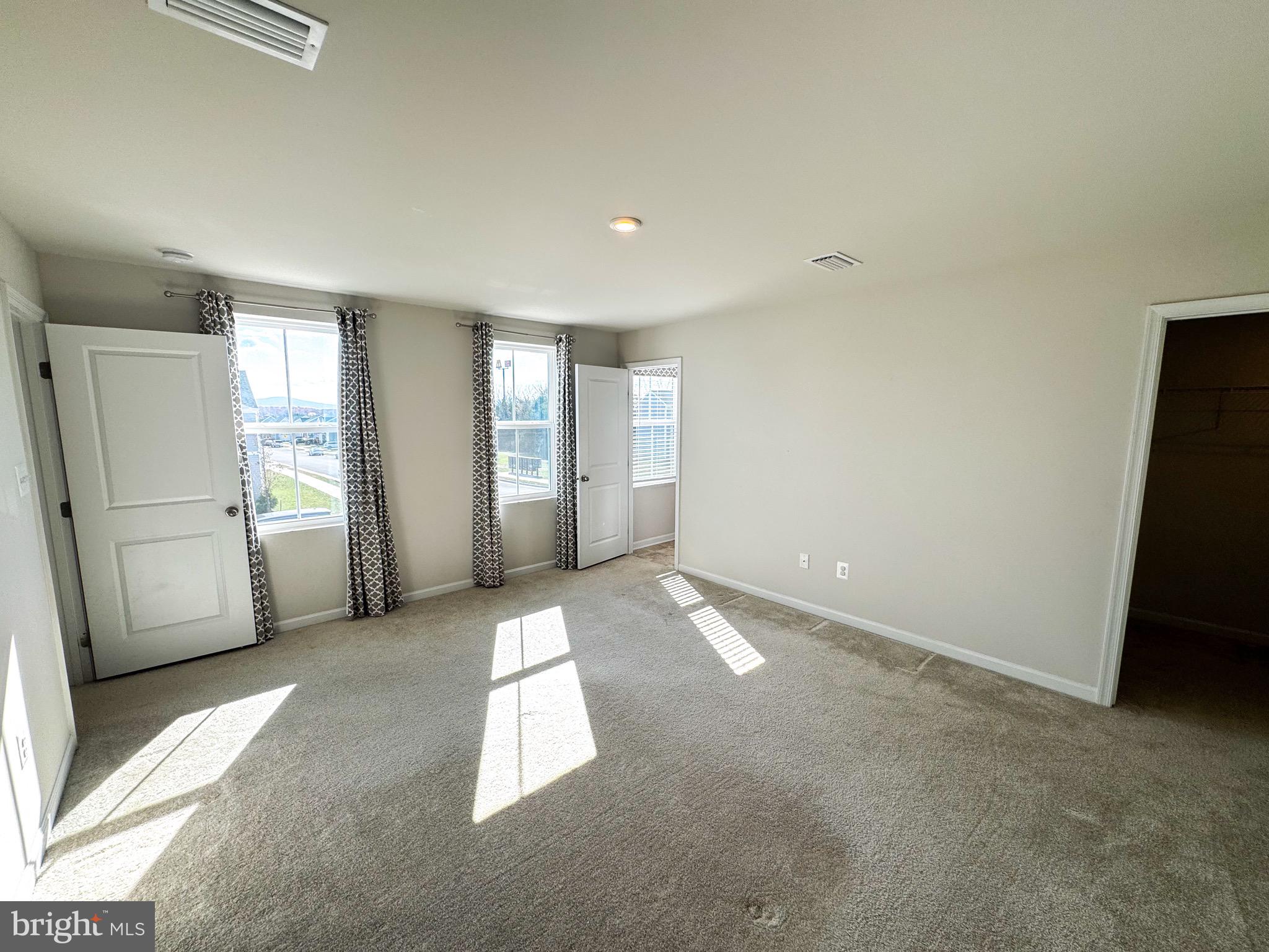 THE VILLAGE AT MIDDLETOWN - Residential Lease