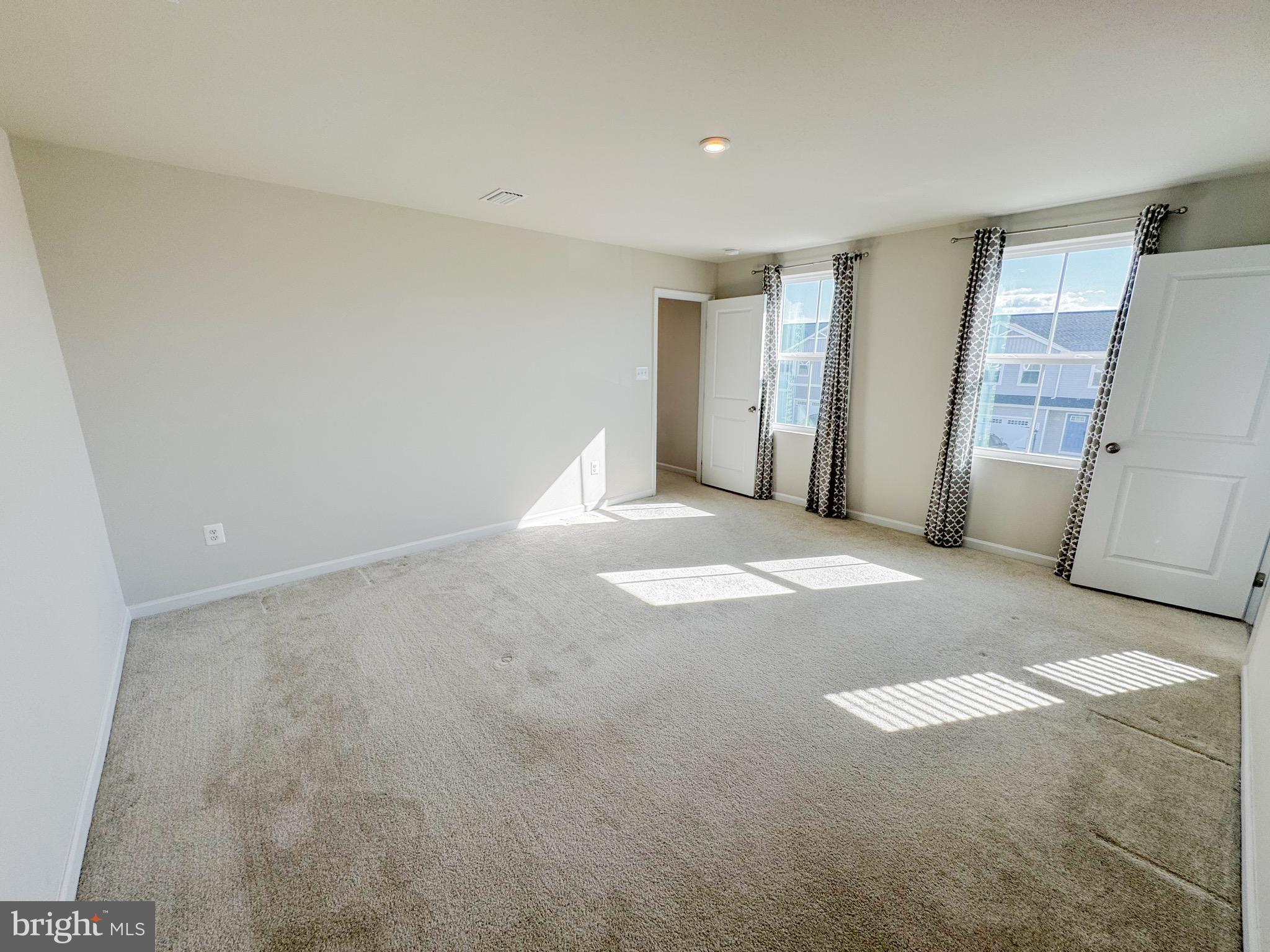 THE VILLAGE AT MIDDLETOWN - Residential Lease