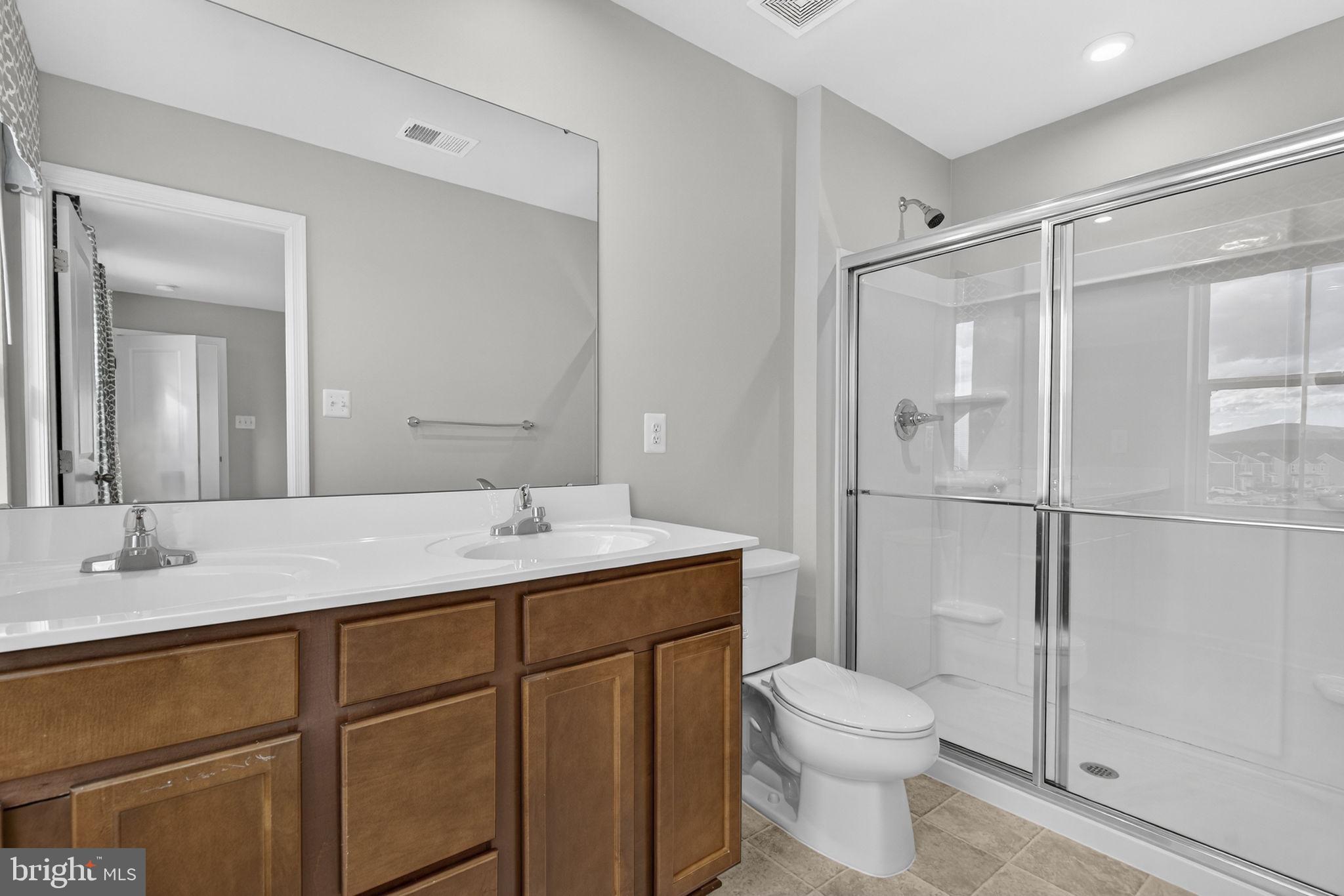 THE VILLAGE AT MIDDLETOWN - Residential Lease