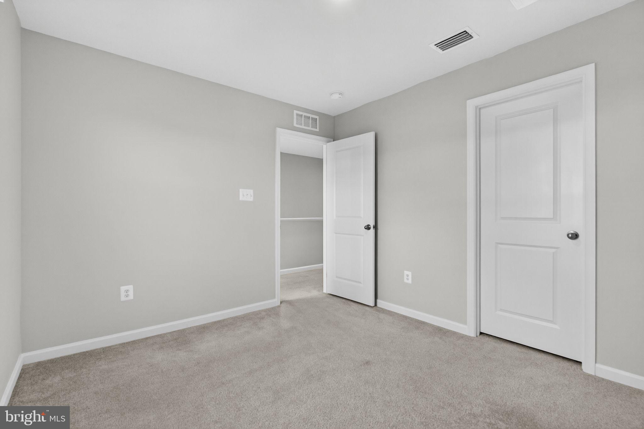 THE VILLAGE AT MIDDLETOWN - Residential Lease