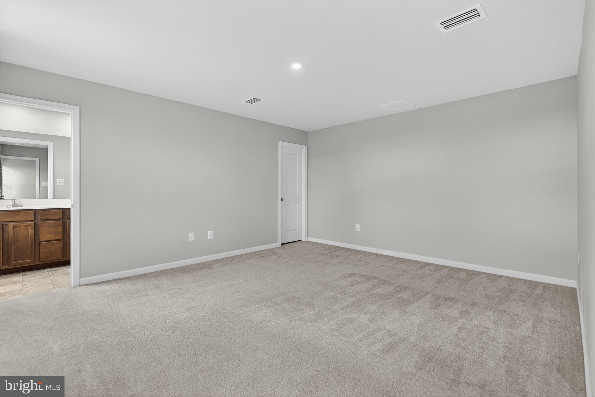 THE VILLAGE AT MIDDLETOWN - Residential Lease