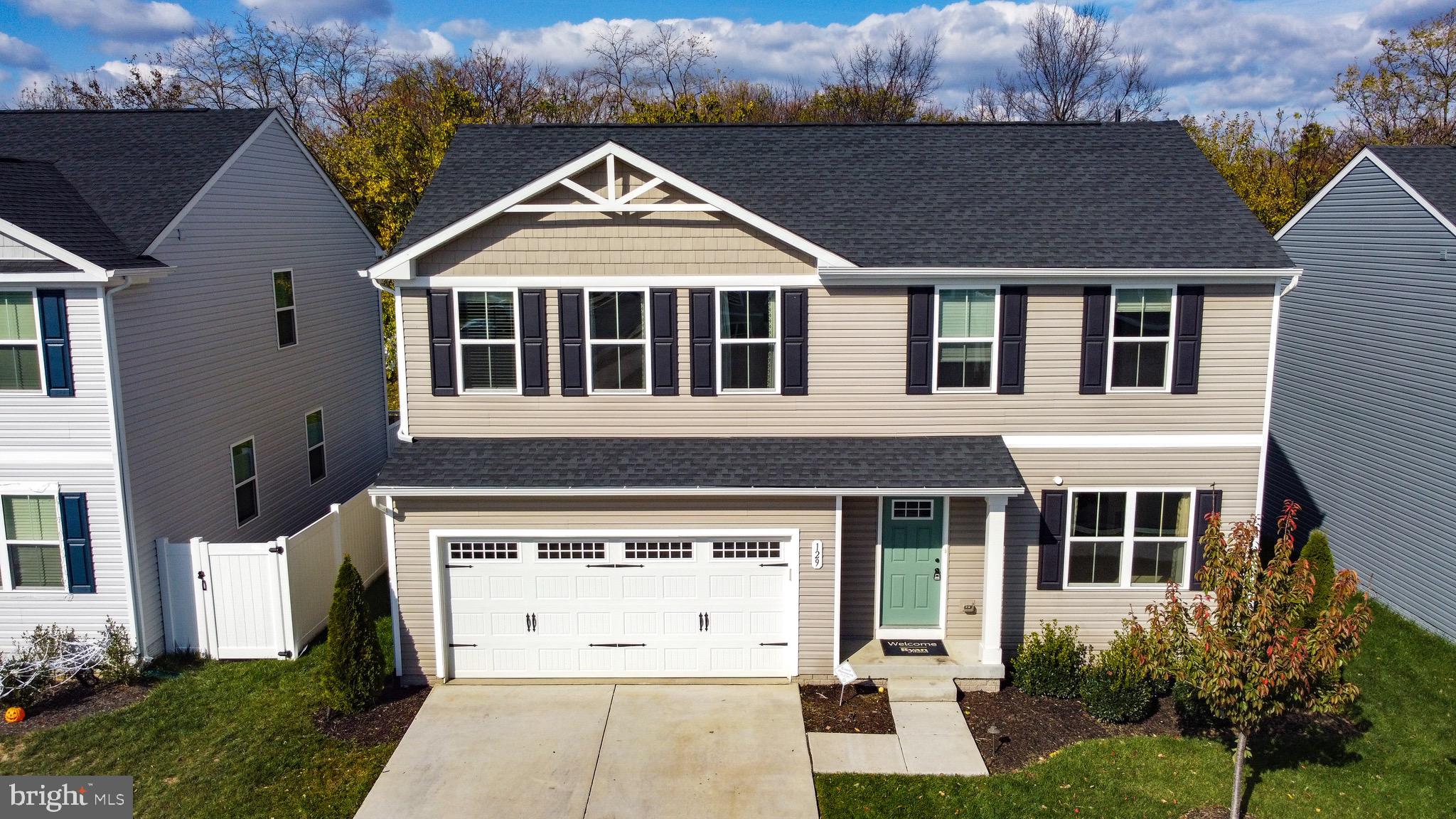 THE VILLAGE AT MIDDLETOWN - Residential Lease