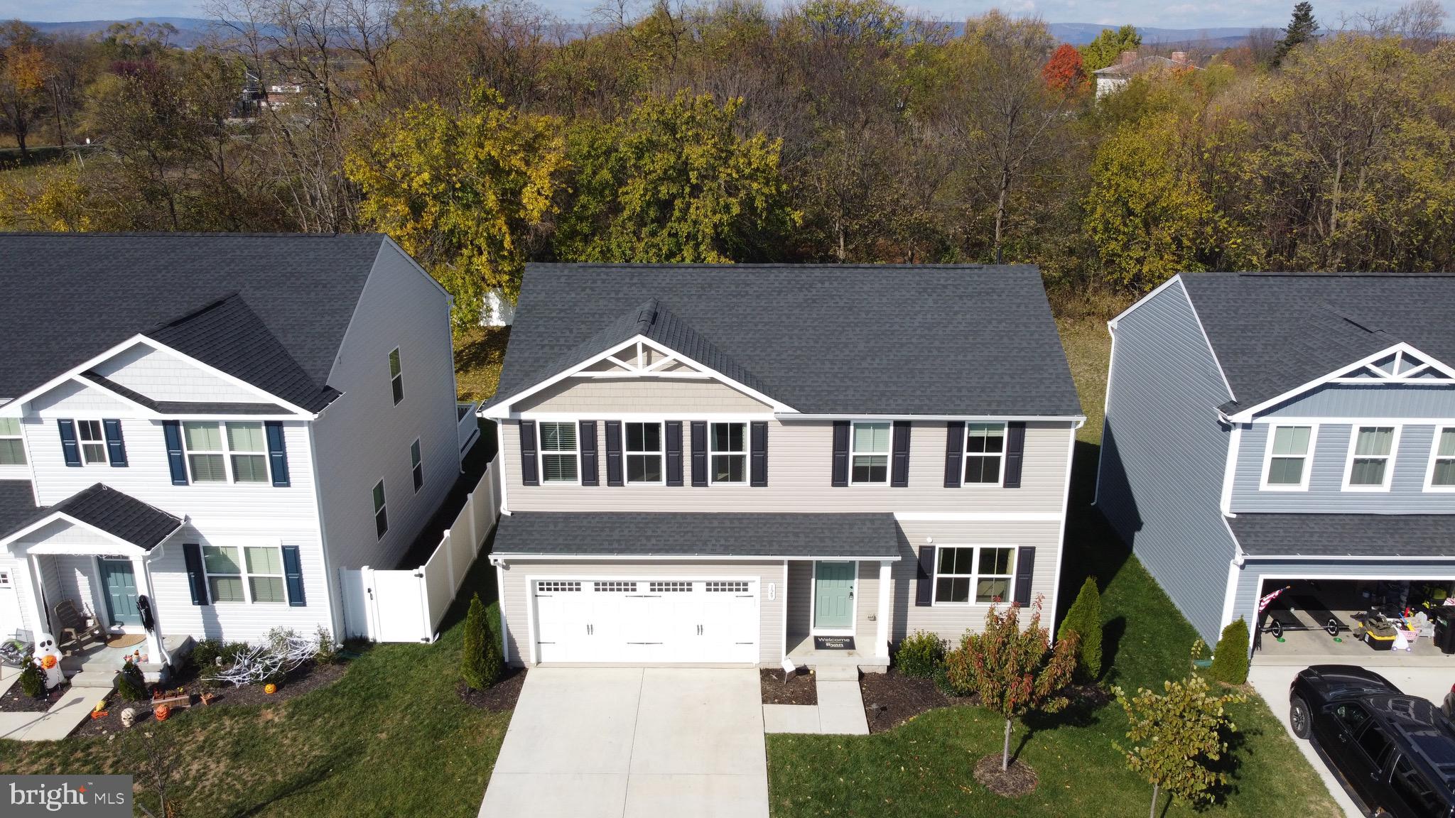 THE VILLAGE AT MIDDLETOWN - Residential Lease