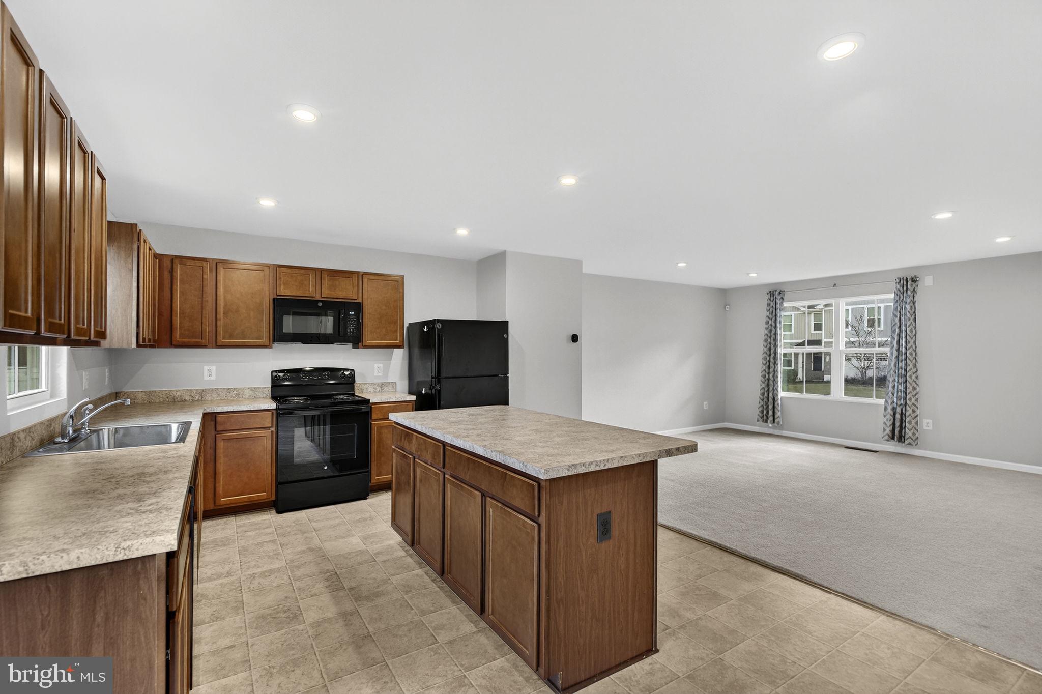 THE VILLAGE AT MIDDLETOWN - Residential Lease